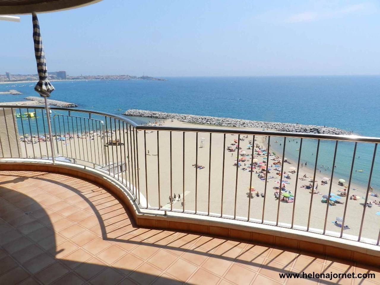 Apartment in Passeig Josep Mundet with wonderful sea views - 1403