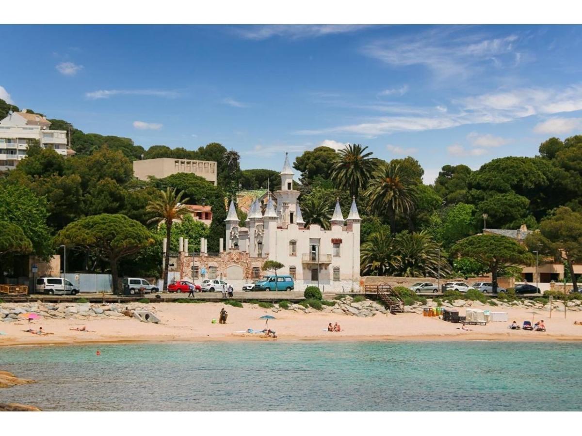 Propriété historique sur un terrain de 4.800 m2 en première ligne face à la plage de Sant Pol, S'Agaró.