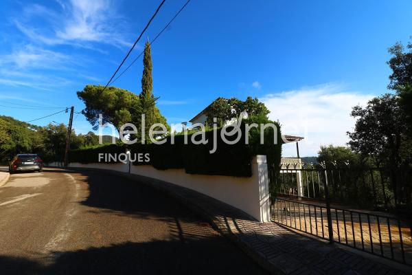 House with a 1.073 m2 plot of land in sant miquel d’aro