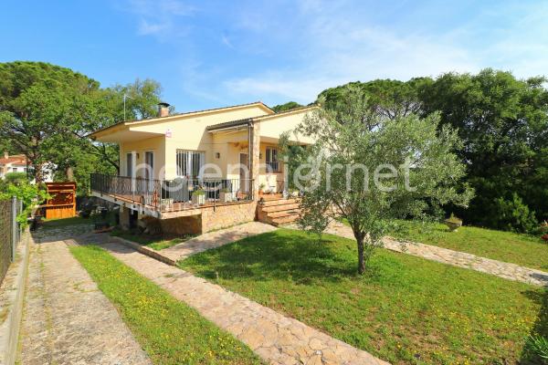 Fantastic 176 m2 house in the canyera de llagostera urbanization