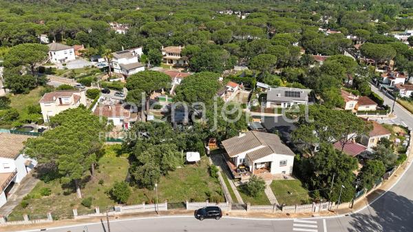 Fantastic 176 m2 house in the canyera de llagostera urbanization