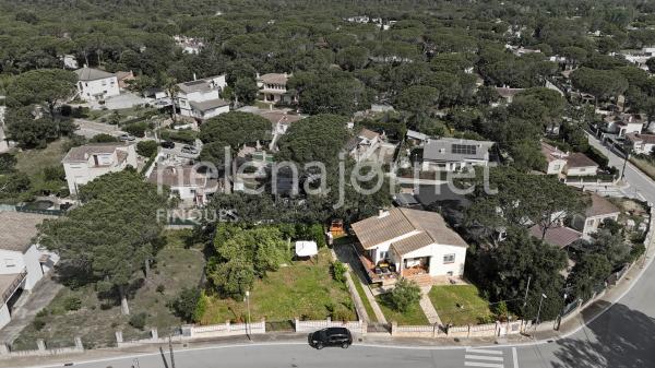 Fantàstica casa de 176 m2 a la urbanització de la canyera de llagostera