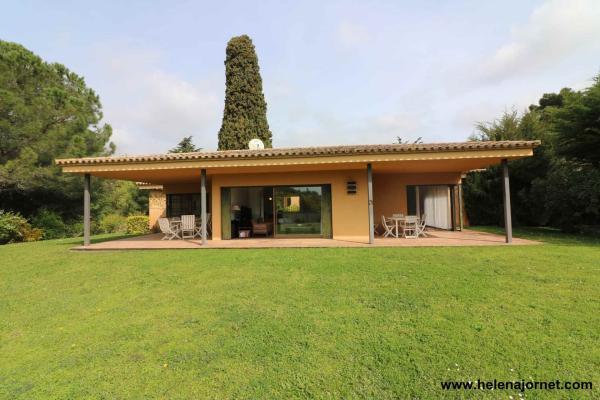 House with wide spaces and on a plot of more than 5000 m2