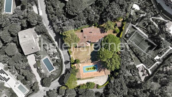 Casa espectacular d'una sola planta en una ubicació exclusiva a la urbanització golf costa brava