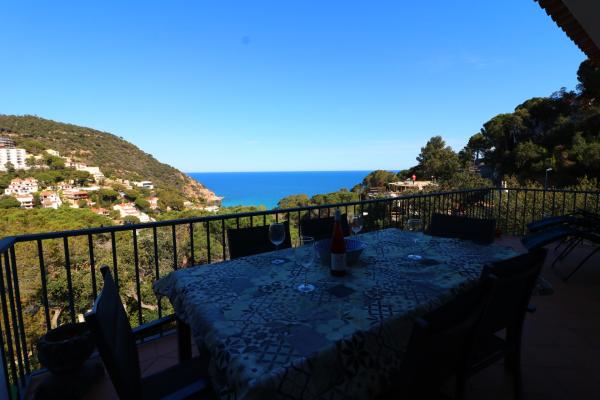 Magnifica casa amb vistes al mar i piscina privada a rosamar