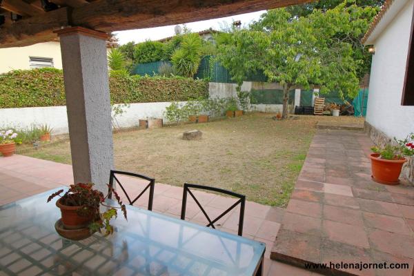 Casa amb jardí a la urbanització Mas Trempat