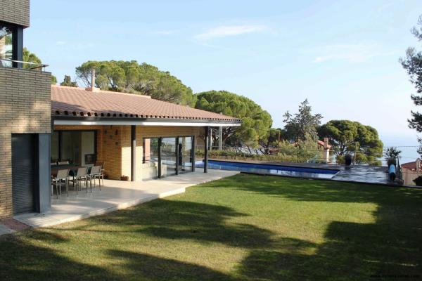 Magnifique maison à Sant Elm avec vues imprenables sur la mer.