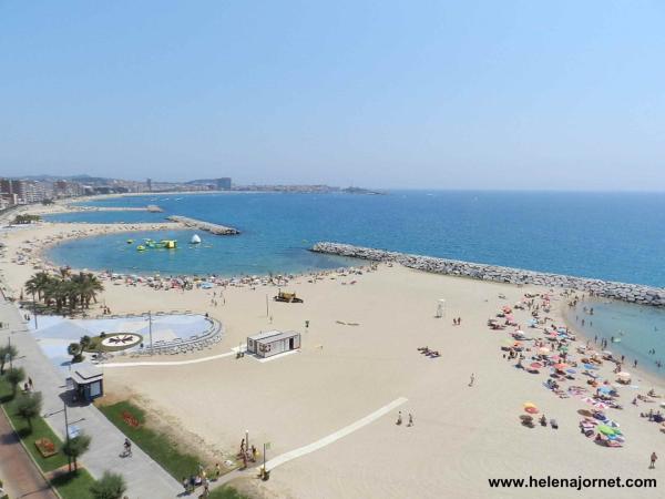 Apartment in front of the beach with spectacular sea views