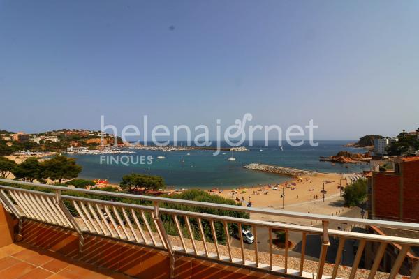 Spectaculaire appartement penthouse face à la mer avec une grande terrasse de 250m2