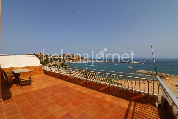 Spectaculaire appartement penthouse face à la mer avec une grande terrasse de 250m2