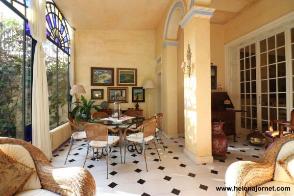 Spectacular modernist art Nouveau style house in town centre