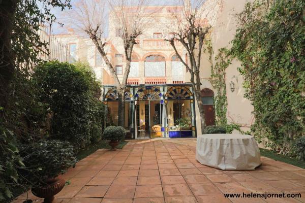 Spectacular modernist art Nouveau style house in town centre