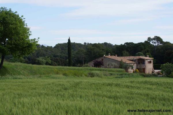 Epectaculaire masia (maison tipique catalanne) réformée avec piscine couverte et 37 ha de terrain