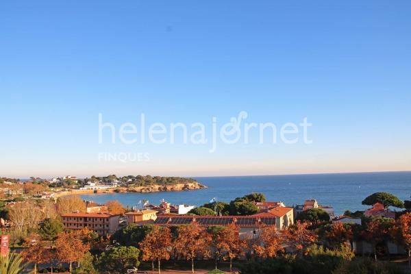 Fantástico ático con vistas al mar y dos terrazas en s'agaró