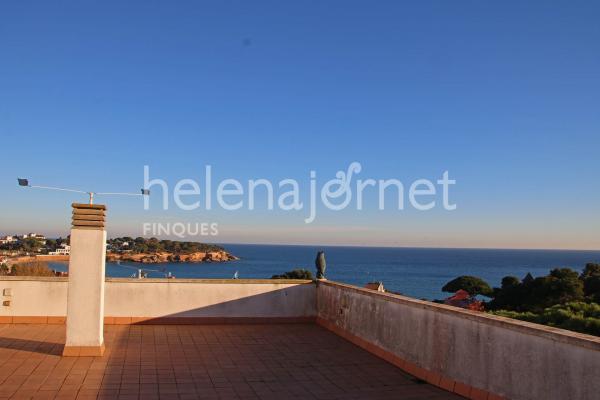 Fantástico ático con vistas al mar y dos terrazas en s'agaró