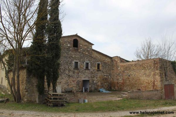 Xvii century farmhouse to be refurbished with attached restaurant