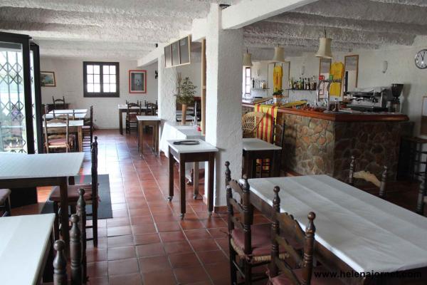 Xvii century farmhouse to be refurbished with attached restaurant