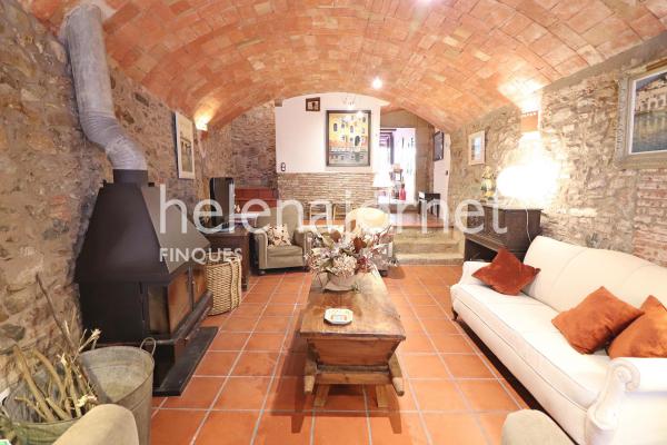 Cosy rustic-style house completely renovated in the centre of Calonge