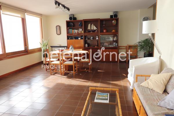 Big apartment in a privileged location in front of the beach in Sant Antoni de Calonge.