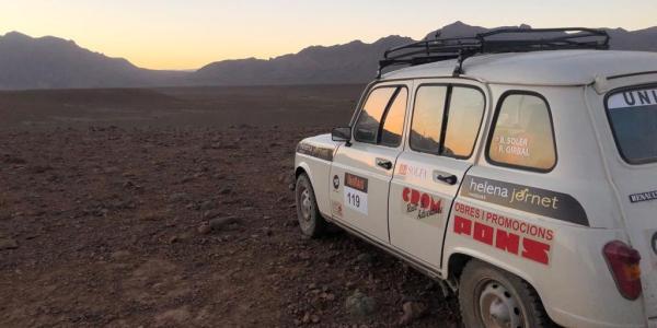 Two students go across the Morocco Desert with a 33 years old car with the sponsor of Helena Jornet #UniRaid2019