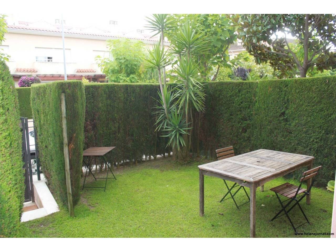 Terraced house with terraces, garden and a fantastic community pool - 865