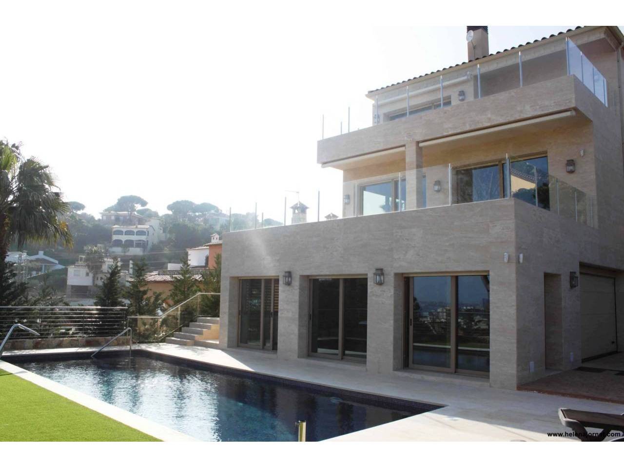 Meravellosa casa de luxe amb piscina exterior, piscina interior i dos grans terrasses amb vistes - 938