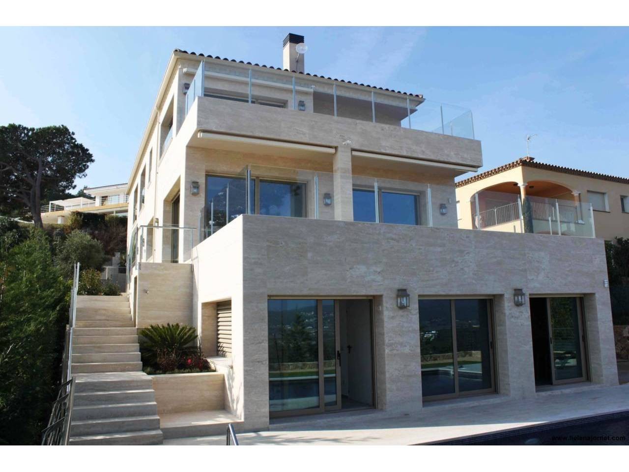 Wonderful luxury house with outdoor and indoor swimming pools and two large terraces with views - 938
