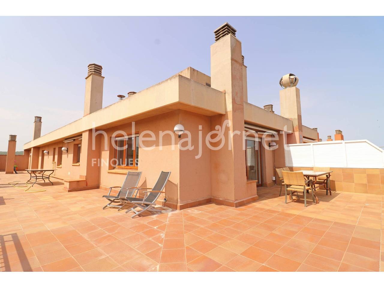 AMAZING PENTHOUSE LOCATED IN FRONT OF THE SEA WITH A BIG TERRACE  - 4419