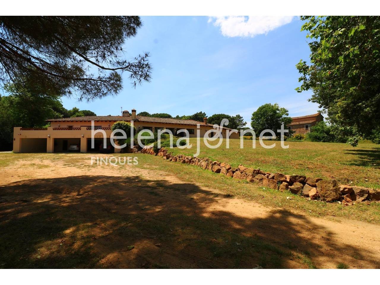 Marvellous house with pool on a 32ha plot with a country house to remodel - 2111