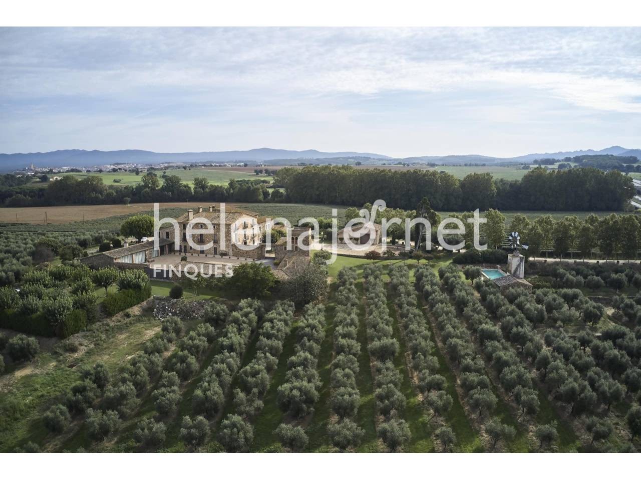 Unique and exceptional rustic farm of 132ha, with a completely renovated farmhouse, a farm and a reservoir. - 2138