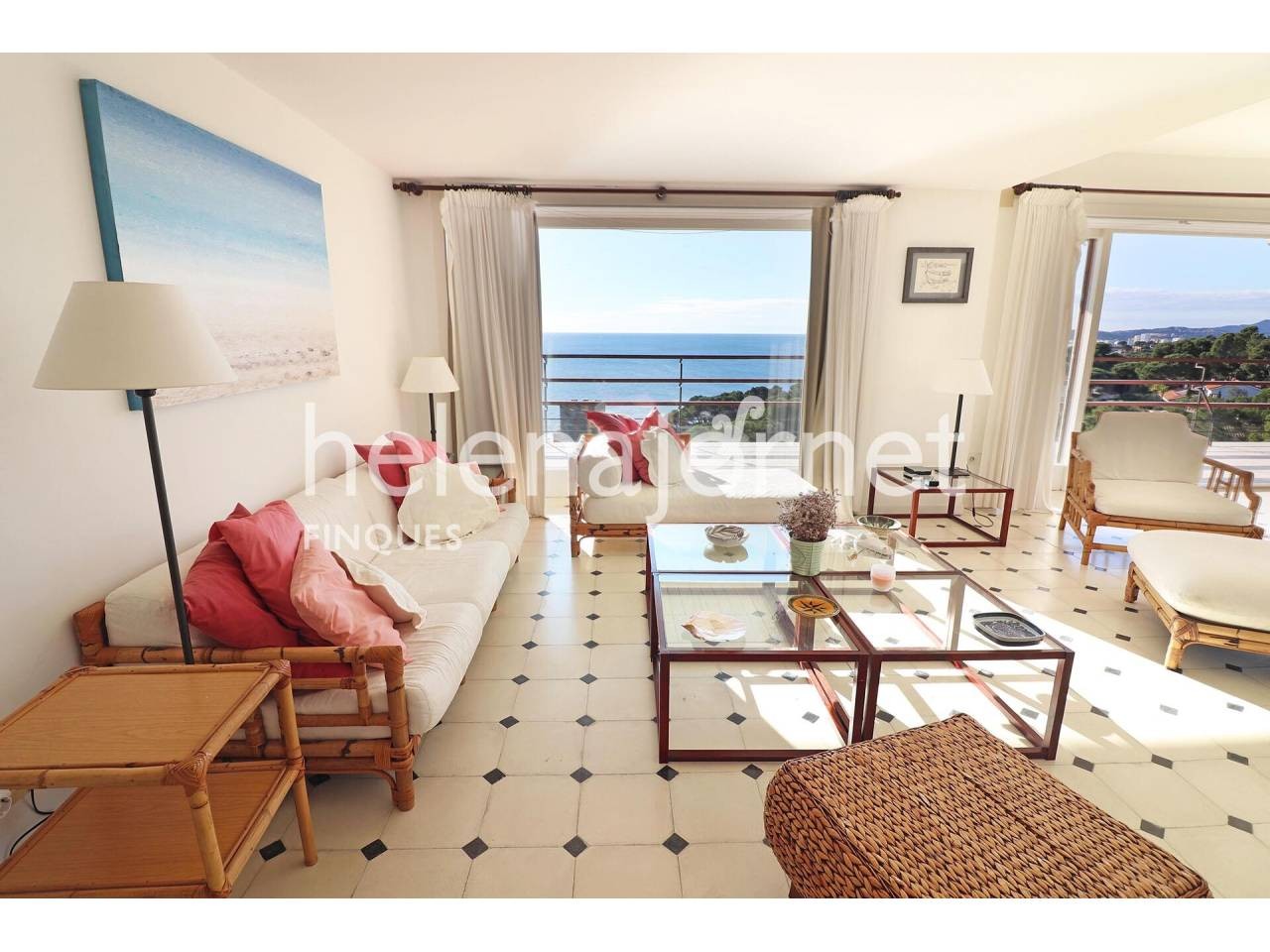 Appartement T3 exceptionnel avec vue sur la mer situé dans le bâtiment Eden Mar dans le quartier Torre Valentina. - 250